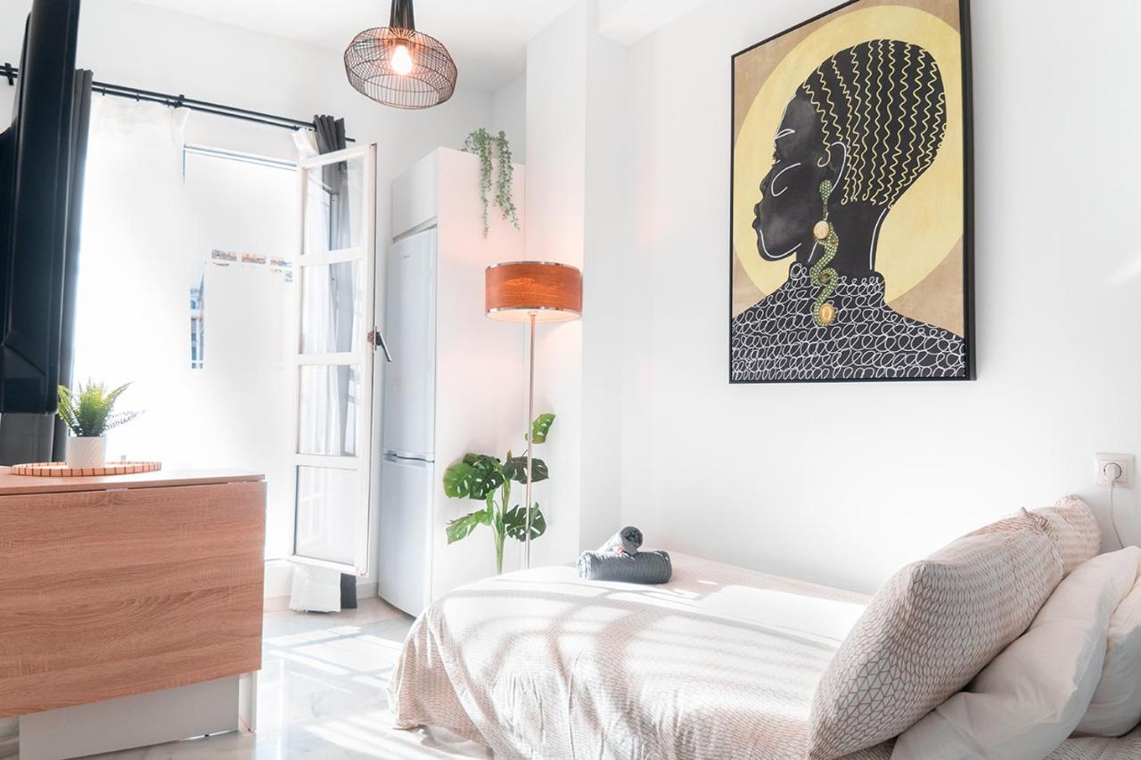 Downtown Apartment With Private Terrace & Jacuzzi Sevilla Buitenkant foto