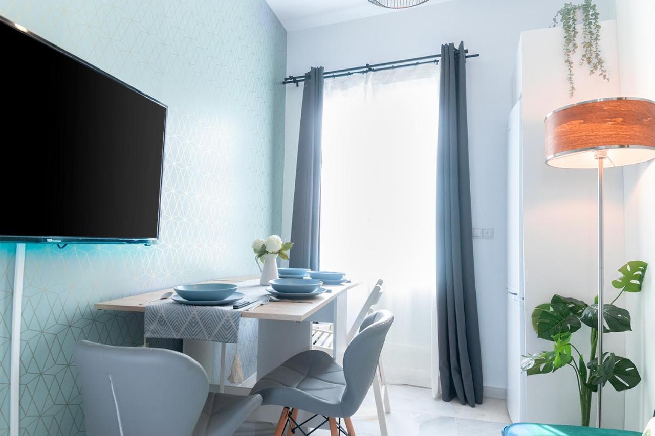 Downtown Apartment With Private Terrace & Jacuzzi Sevilla Buitenkant foto