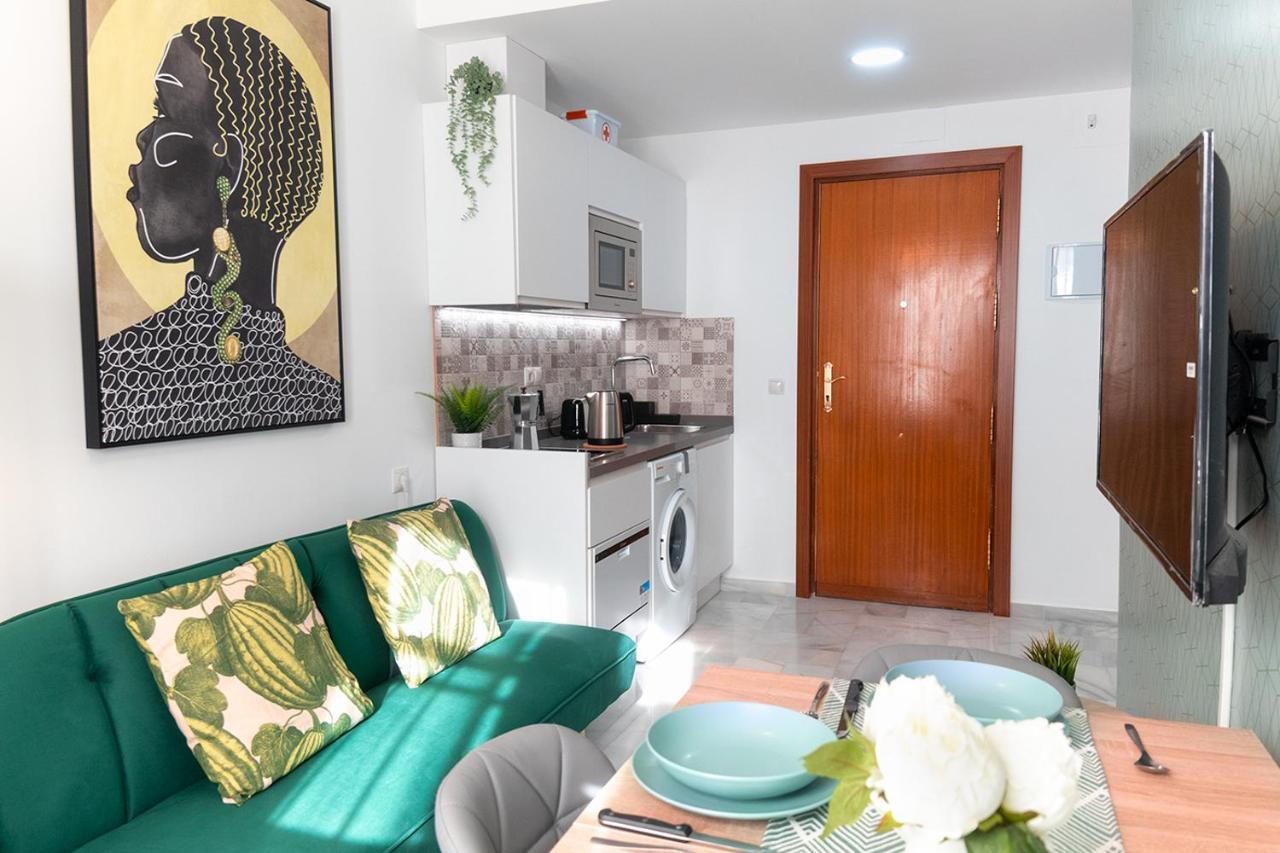 Downtown Apartment With Private Terrace & Jacuzzi Sevilla Buitenkant foto