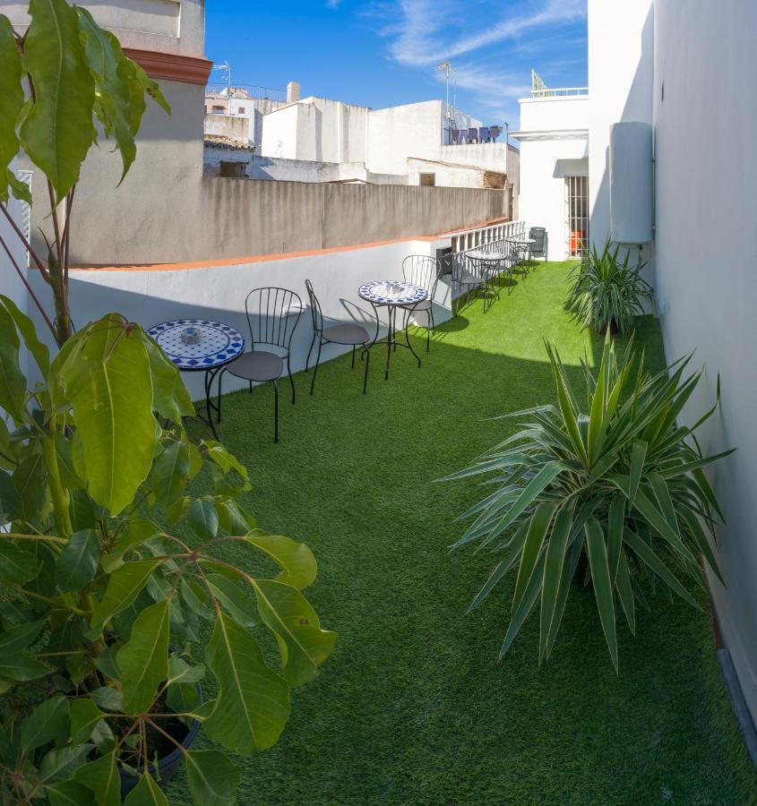 Downtown Apartment With Private Terrace & Jacuzzi Sevilla Buitenkant foto